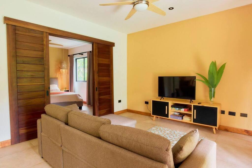 Modern Beachfront Apartment, With Garden Patio * Puerto Viejo de Talamanca